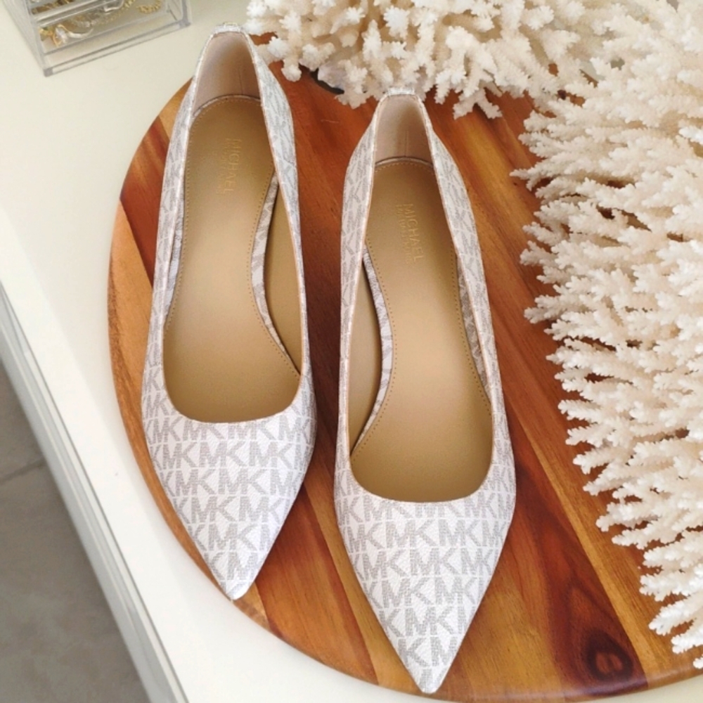 Michael Kors 🔥 NWT 🔥Alina Flex Kitten Pumps. Ivory Patterned Heels. Sz 9 - Picture 4 of 17